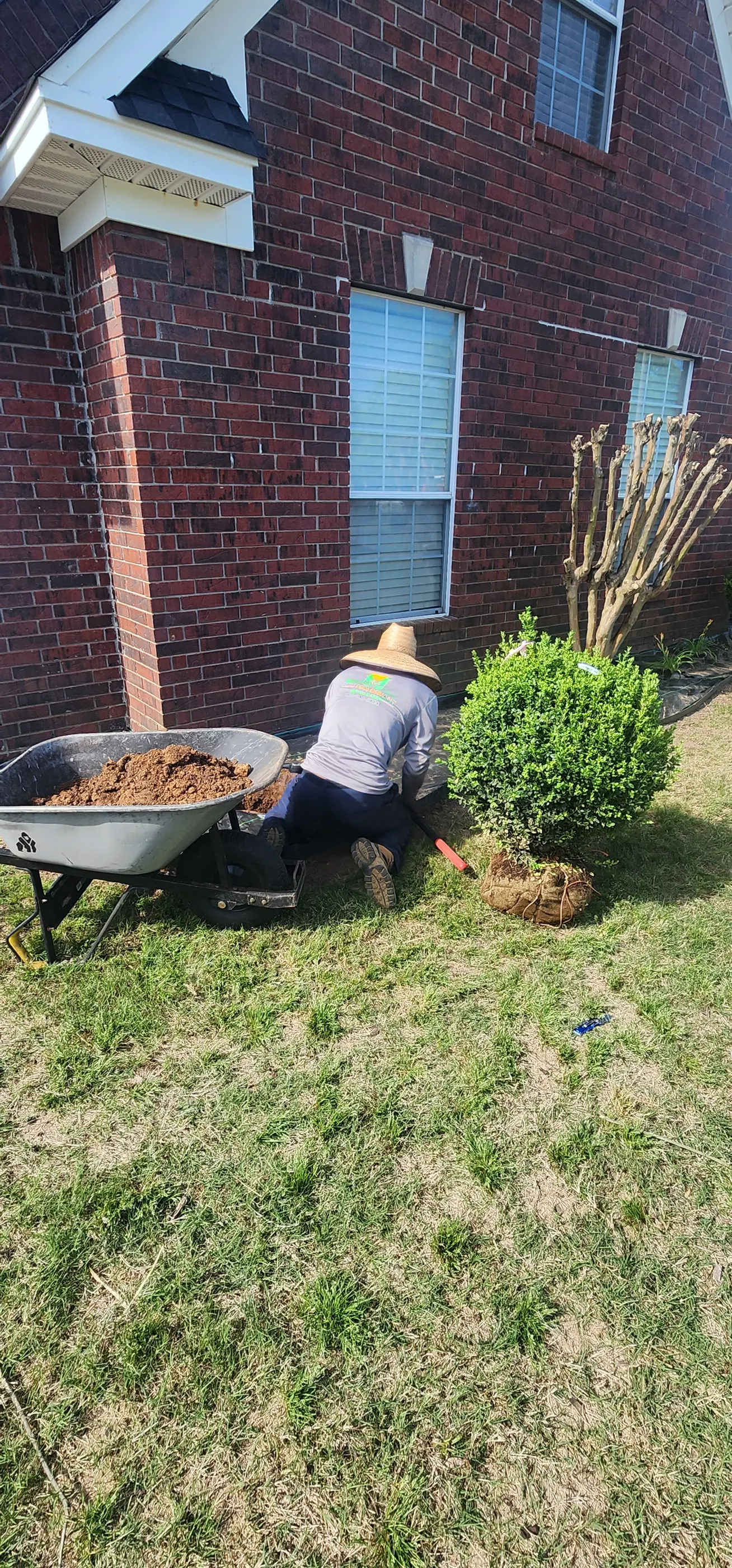 Flower Bed Maintenance by Benton Bryant Lawn Care